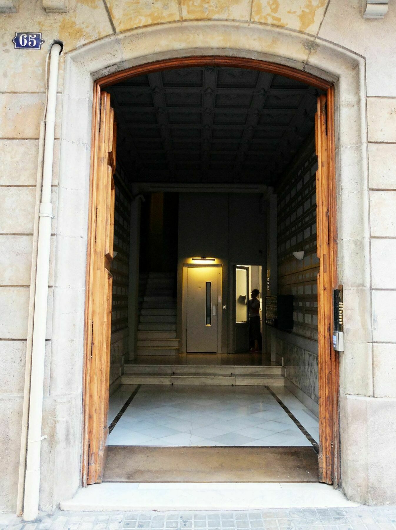 Fabrizzio'S Petit Hostel Barcelona Exterior photo